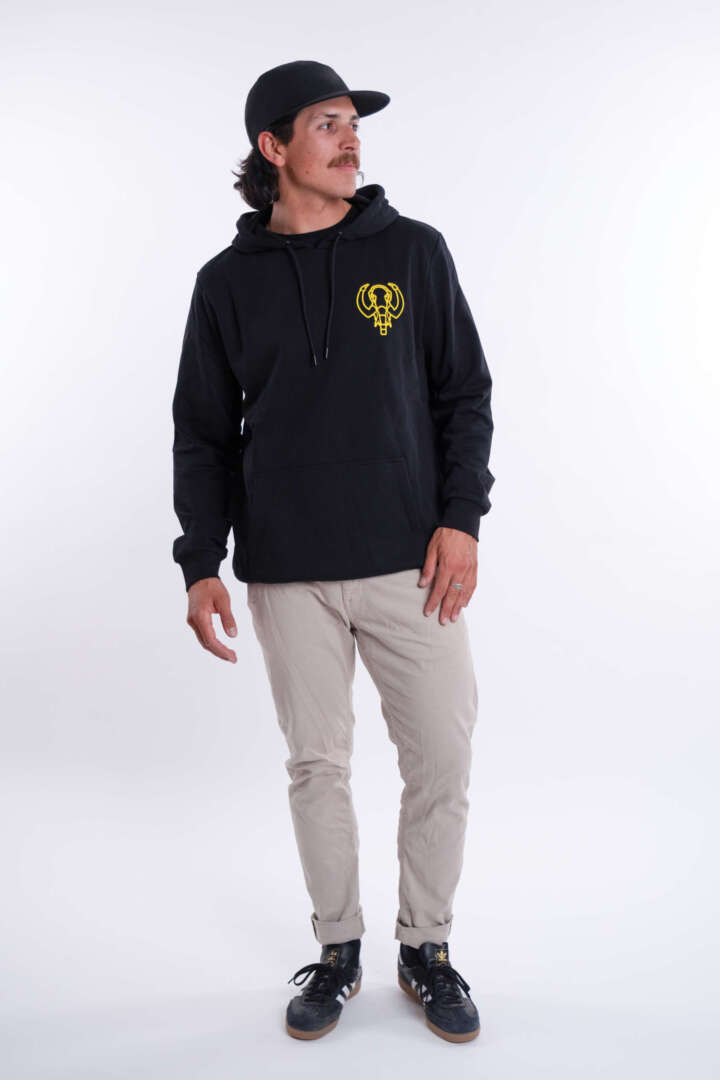 Hoodie_25_Modell_4