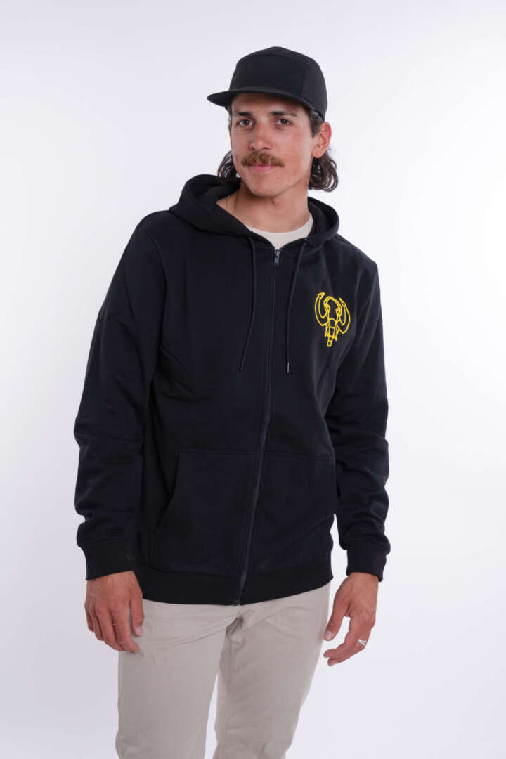 ZIP-Jacke_25_Modell_27