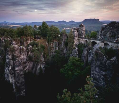 Spektakuläre Aussicht auf das Elbsandsteingebirge