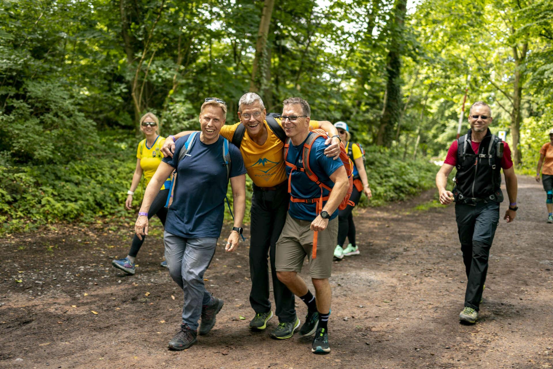 Wandern im höheren Erwachsenenalter: Mit 60 plus ideal, um fit zu bleiben.